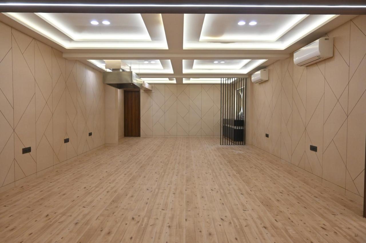 Hotel Privya Rooms And Banquet Surat Eksteriør bilde