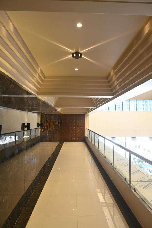 Hotel Privya Rooms And Banquet Surat Eksteriør bilde