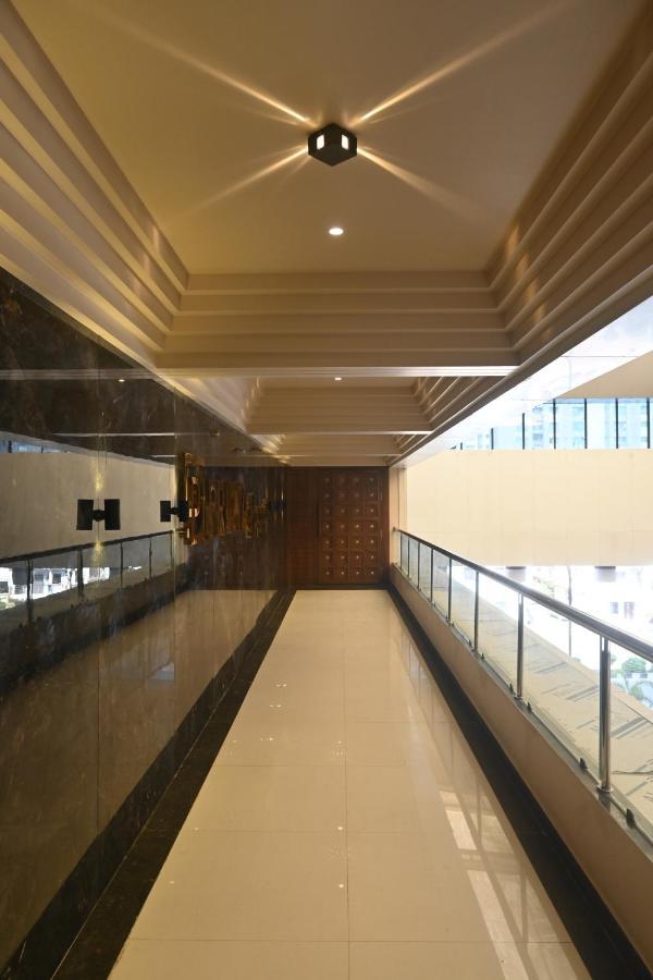 Hotel Privya Rooms And Banquet Surat Eksteriør bilde
