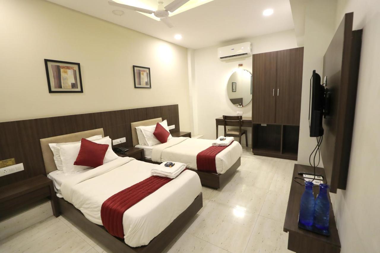 Hotel Privya Rooms And Banquet Surat Eksteriør bilde