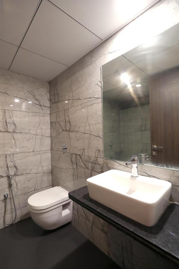 Hotel Privya Rooms And Banquet Surat Eksteriør bilde