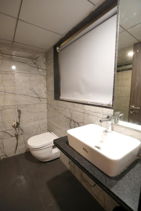 Hotel Privya Rooms And Banquet Surat Eksteriør bilde